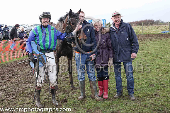01st CITY BREAK and P McGuigan ( 9 ,Antrim (H) - DARK BLUE  EMERALD GREEN STRIPES; dark blue sleeves; white cap ) Trainer: Ann Hunter , Owner : Ann Hunter