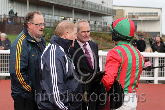 Benefficient & P Townend - Winner (2,emerald green, red striped ) - CU2D4582-e2