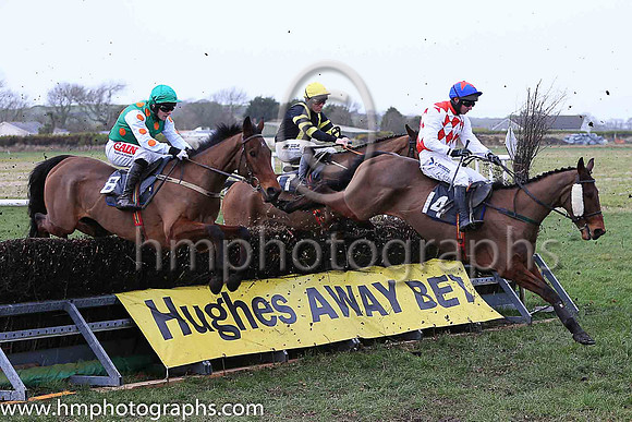 01st HOTEL DU NORD (FR) and R James ( 8 , EMERALD GREEN,orange spots; white sleeves,orange spots; emerald green cap ) Trainer: Sean Thomas Doyle,, Owner : Syndicate Monbeg