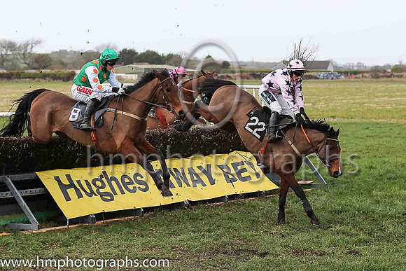 01st HOTEL DU NORD (FR) and R James ( 8 , EMERALD GREEN,orange spots; white sleeves,orange spots; emerald green cap ) Trainer: Sean Thomas Doyle,, Owner : Syndicate Monbeg