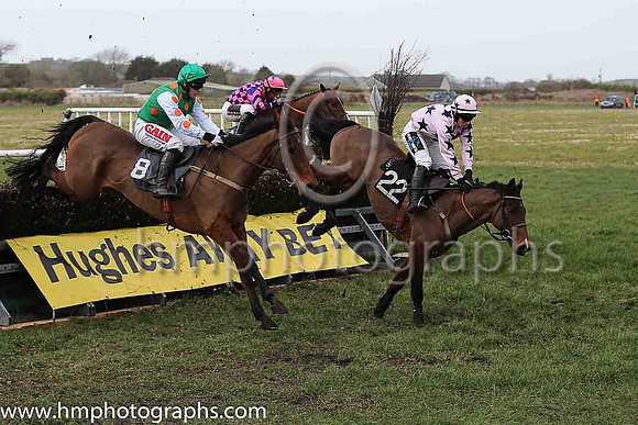 01st HOTEL DU NORD (FR) and R James ( 8 , EMERALD GREEN,orange spots; white sleeves,orange spots; emerald green cap ) Trainer: Sean Thomas Doyle,, Owner : Syndicate Monbeg