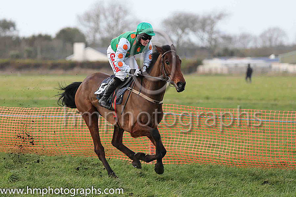 01st HOTEL DU NORD (FR) and R James ( 8 , EMERALD GREEN,orange spots; white sleeves,orange spots; emerald green cap ) Trainer: Sean Thomas Doyle,, Owner : Syndicate Monbeg