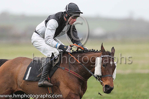 STORNAWAY and Derek O'Connor ( 1 ,Antrim (H) - BLACK  WHITE QTD; black  white hlvd sleeves; white cap ) Trainer: Colin S. McKeever , Owner : W.W. Dennison