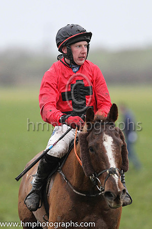 01st COMMANDING SPIRIT and A J Fox ( 8 , RED,black large spots; red sleeves; black cap ) Trainer: Peter J. Flood , Owner : Christopher W.T. Johnston