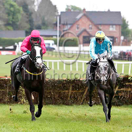 Johannisberger (8, cerise) & P Carberry - 2nd  &  Back To Balloo (5, light blue ) & Ruby Walsh - Winner - FT8E2681-e