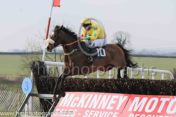 MOREHURRYLESSHASTE and P Magee ( 10 , YELLOW,green star; yellow sleeves,green stars; yellow cap,green stars ) Trainer: Patrick Joseph Magee,, Owner : Dolores Magee