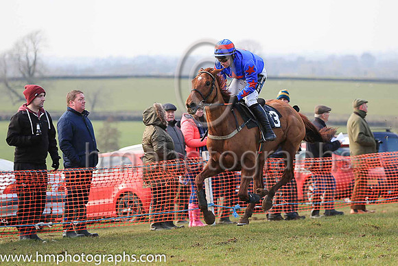 01st QUINNSBOROTEMPTRES and R Deegan ( 13 , ROYAL BLUE,red star; royal blue sleeves,red stars; royal blue  red hooped cap ) Trainer: P.A. Fahy , Owner : Natalie Fahy