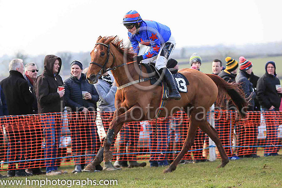 01st QUINNSBOROTEMPTRES and R Deegan ( 13 , ROYAL BLUE,red star; royal blue sleeves,red stars; royal blue  red hooped cap ) Trainer: P.A. Fahy , Owner : Natalie Fahy