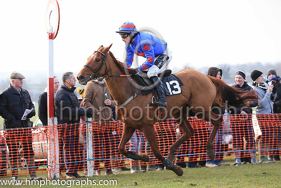 01st QUINNSBOROTEMPTRES and R Deegan ( 13 , ROYAL BLUE,red star; royal blue sleeves,red stars; royal blue  red hooped cap ) Trainer: P.A. Fahy , Owner : Natalie Fahy