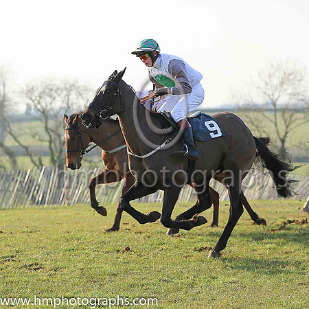 04th QUICKASYOUCAN and J Johnston ( 9 , WHITE,green disc; grey sleeves; green  grey check cap ) Trainer: C.A. McBratney , Owner : S. Downey  J. Marley  P. McGurk.