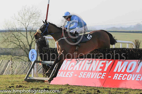04th PUFF MY PISTONS and J P O'Rourke ( 5 , LIGHT BLUE; light blue sleeves; light blue cap,dark blue star ) Trainer: Charles Moore , Owner : Gerard O'Loan