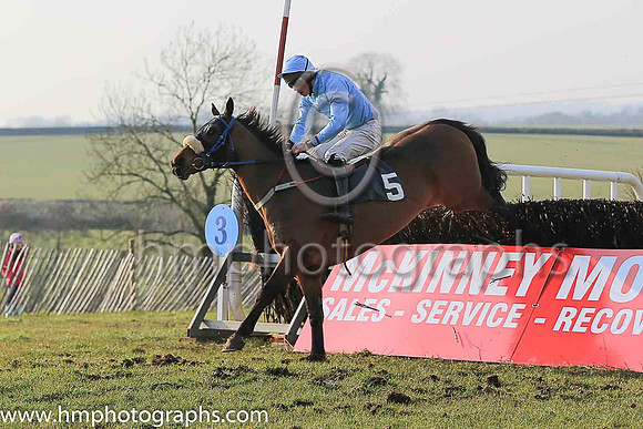 04th PUFF MY PISTONS and J P O'Rourke ( 5 , LIGHT BLUE; light blue sleeves; light blue cap,dark blue star ) Trainer: Charles Moore , Owner : Gerard O'Loan