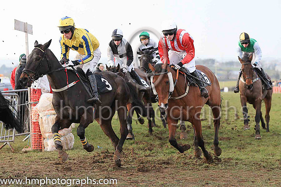 CLONROOT and J P O'Rourke ( 3 , YELLOW,dark blue triple diamond; yellow  dark blue striped sleeves; yellow cap,dark blue diamond ) Trainer: Marshall Watson,, Owner : Hobson, Joseph Mervyn
