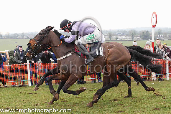 01st SCHOOL LANE and D G Lavery ( 11 , MAUVE,black sash; mauve sleeves,black armlet; black cap ) Trainer: Liam Lennon,, Owner : Patrick Francis Doyle