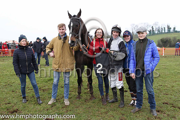 01st BALLYART and Derek O'Connor ( 2 ,Antrim (H) - BLACK  WHITE QTD; black  white hlvd sleeves; white cap ) Trainer: Colin S. McKeever , Owner : W.W. Dennison