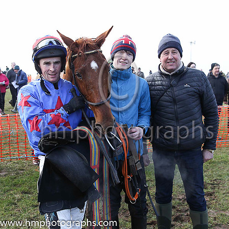01st QUINNSBOROTEMPTRES and R Deegan ( 13 , ROYAL BLUE,red star; royal blue sleeves,red stars; royal blue  red hooped cap ) Trainer: P.A. Fahy , Owner : Natalie Fahy