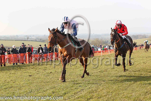 01st CLONDAW FRISBY and M J O'Hare ( 6 , PINK; blue sleeves; pink  blue striped cap ) Trainer: J.G. Cosgrave,, Owner : Racing Carnglave