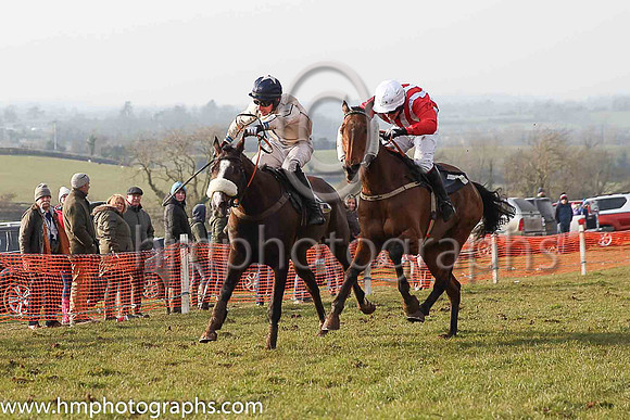 02nd THUNDEROSA and L OcCarroll ( 6 , BEIGE,dark blue seams; beige sleeves,dark blue seams; dark blue cap,beige star ) Trainer: Dermot McLoughlin , Owner : Fidelma Toole