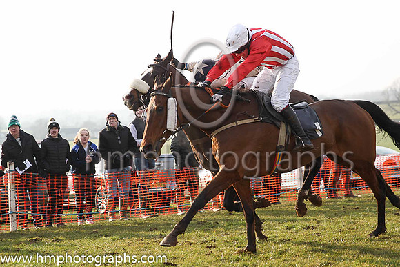 01st CELTIC THUNDER and D McConville ( 1 , RED  WHITE STRIPES; red sleeves; white cap ) Trainer: Marshall Watson,, Owner : Daire J. McConville