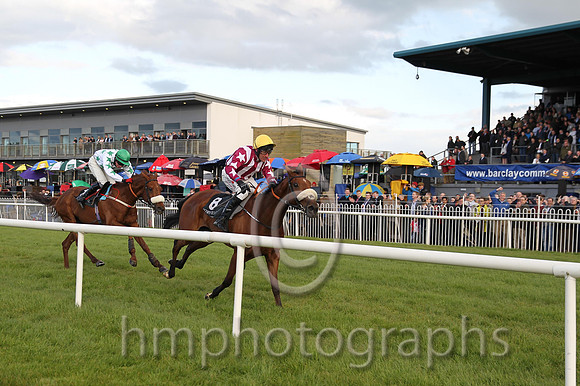 01st Medinah Gold ( 8 , red and white stripes ) and R.M. Power - Trainer : Peter Fahey - Owner : Festival Dreamers Syndicate