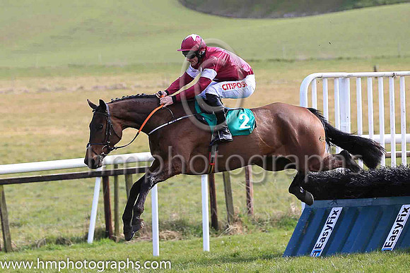 01st Game Of War and D N Russell ( 2 , maroon, white star ) Trainer - H de Bromhead , Owner - Gigginstown House Stud
