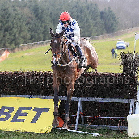 01st MANETTI and Derek O'Connor ( 6 ,Antrim (H) - NAVY , WHITE DIAMONDS; white sleeves; red cap ) Trainer: I. R. Ferguson , Owner : R.A. Bartlett