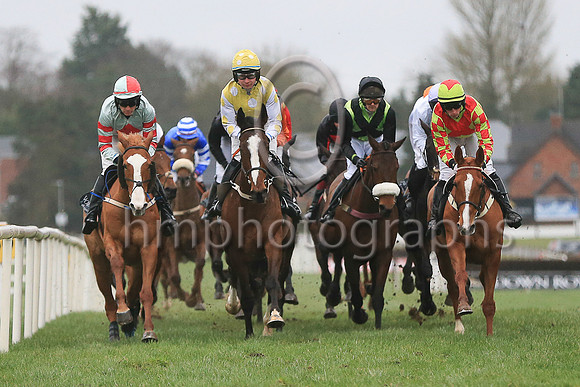 01st Dazzling Sarah and Mr D J Benson ( 3 , white and yellow diamonds ) Trainer - P A Fahy , Owner - James Coen