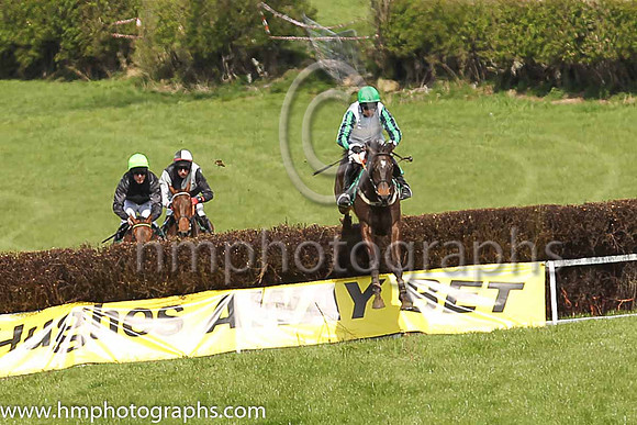01st EVERYBREATHYOUTAKE and M J O'Hare ( 36 , WHITE; dark blue  emerald green striped sleeves; emerald green cap ) Trainer: J.G. Cosgrave , Owner : Neville Reid