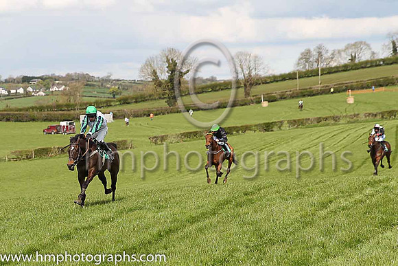 01st EVERYBREATHYOUTAKE and M J O'Hare ( 36 , WHITE; dark blue  emerald green striped sleeves; emerald green cap ) Trainer: J.G. Cosgrave , Owner : Neville Reid