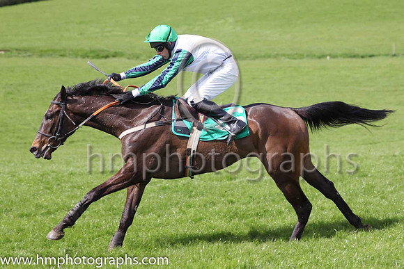 01st EVERYBREATHYOUTAKE and M J O'Hare ( 36 , WHITE; dark blue  emerald green striped sleeves; emerald green cap ) Trainer: J.G. Cosgrave , Owner : Neville Reid