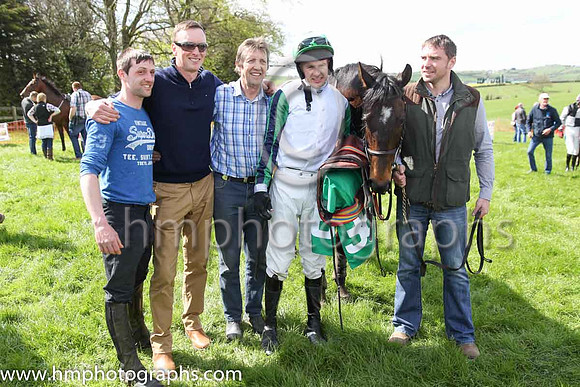01st EVERYBREATHYOUTAKE and M J O'Hare ( 36 , WHITE; dark blue  emerald green striped sleeves; emerald green cap ) Trainer: J.G. Cosgrave , Owner : Neville Reid