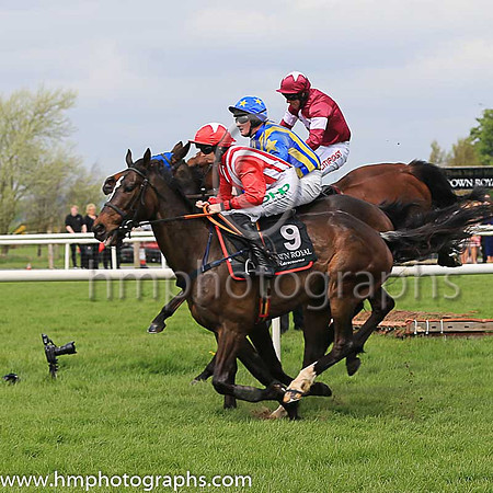 04th Judgement Day and D N Russell ( 15 , maroon, white star ) Trainer - H de Bromhead , Owner - Gigginstown House Stud