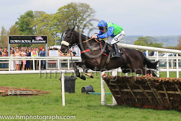 01st Canardier and A E Lynch ( 3 , light rgreen, royal blue star ) Trainer - D A McLoughlin , Owner - Slattery Bloodstock Limited