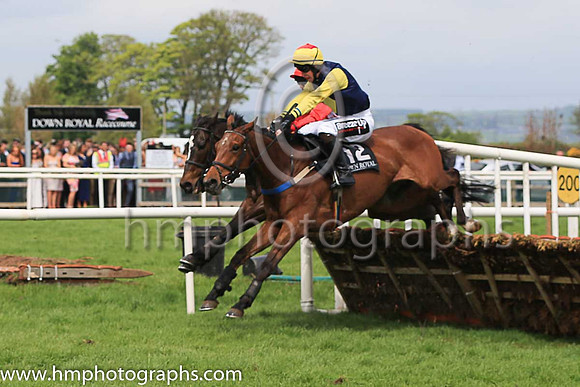 02nd Curious Times and J J Slevin ( 12 , dark blue, yellow diamond ) Trainer - S R B Crawford , Owner - Mrs P Sloan