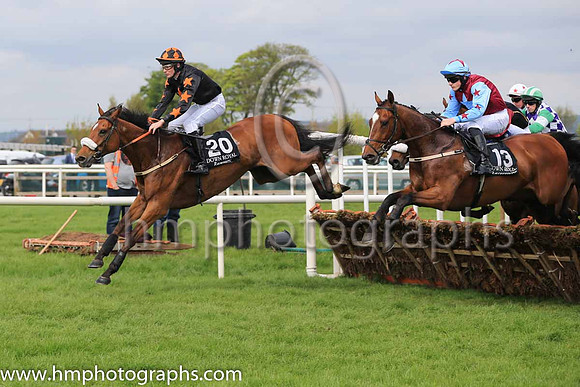 02nd I?ve Got Rhythm and R A Doyle 5 ( 13 , dark blue, white seams ) Trainer - C O?Dwyer , Owner - Mrs Audrey O?Dwyer