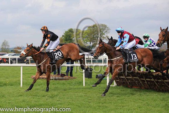 02nd I?ve Got Rhythm and R A Doyle 5 ( 13 , dark blue, white seams ) Trainer - C O?Dwyer , Owner - Mrs Audrey O?Dwyer