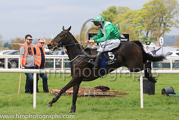 01st Ejayteekay and A E Lynch ( 5 , emerald green, white chevron ) Trainer - G P Cromwell , Owner - C B Poots