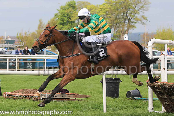 03rd Feeling The Love and M P Walsh ( 2 , orange and green hoops ) Trainer - Mrs J Harrington , Owner - John P McManus