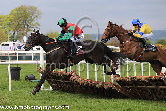 16th Gimli?s Oscar and J P O?Sullivan 7 ( 7 , red, emerald green star ) Trainer - P J Rothwell , Owner - Geoffrey Ruddock