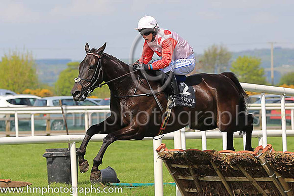 03rd Tourboy and I J McCarthy 5 ( 2 , white, three large red spots ) Trainer - Mark Fahey , Owner - Mrs S B Hawkins