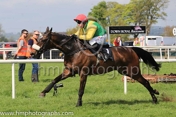 01st Moonshine Bay and R M Power ( 1 , emerald green, yellow chevron ) Trainer - Mrs J Harrington , Owner - Ann  Alan Potts Limited