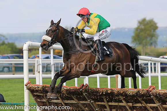 01st Moonshine Bay and R M Power ( 1 , emerald green, yellow chevron ) Trainer - Mrs J Harrington , Owner - Ann  Alan Potts Limited