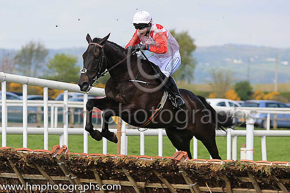 03rd Tourboy and I J McCarthy 5 ( 2 , white, three large red spots ) Trainer - Mark Fahey , Owner - Mrs S B Hawkins