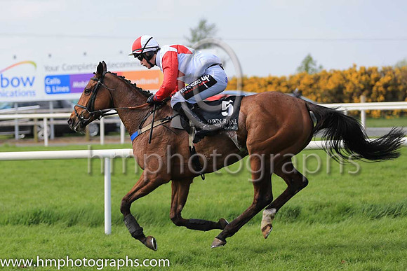 04th Ardean Lass and J J Slevin ( 5 , white, red triple diamond ) Trainer - S R B Crawford , Owner - J J Devlin
