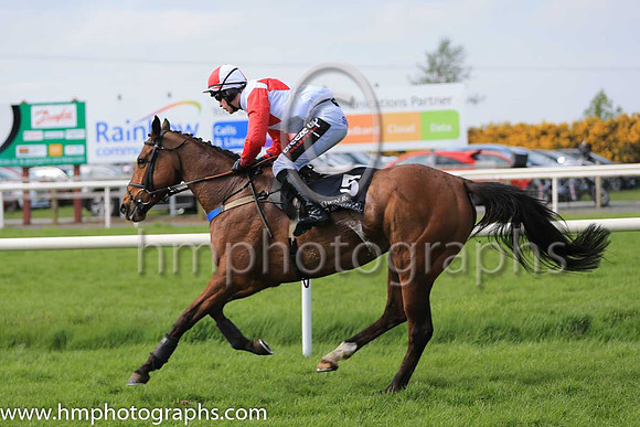 04th Ardean Lass and J J Slevin ( 5 , white, red triple diamond ) Trainer - S R B Crawford , Owner - J J Devlin