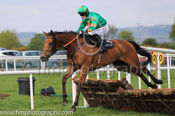 05th Baily Moon and A Ring 3 ( 4 , green, orange star ) Trainer - M F Morris , Owner - R A Scott