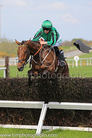 dsq Whatsinthecorner and Rachael Blackmore ( 7 , emerald green, black seams ) Trainer - J J Hanlon , Owner - T J McDonald