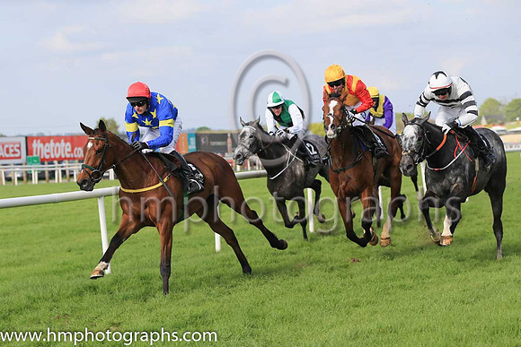 01st Jerandme and Mr M J O'Hare 5 ( 5 , royal blue, yellow stars ) Trainer - N Meade , Owner - Harbrio Partnership