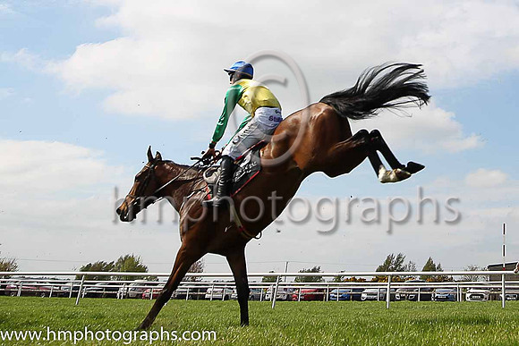 02nd Justmemyselfandi and D Meyler ( 3 , yellow, emerald green sleeves ) Trainer - Miss E Doyle , Owner - Well Oiled Partnership