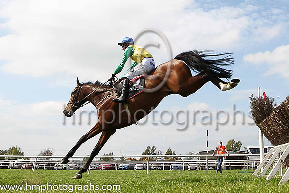02nd Justmemyselfandi and D Meyler ( 3 , yellow, emerald green sleeves ) Trainer - Miss E Doyle , Owner - Well Oiled Partnership